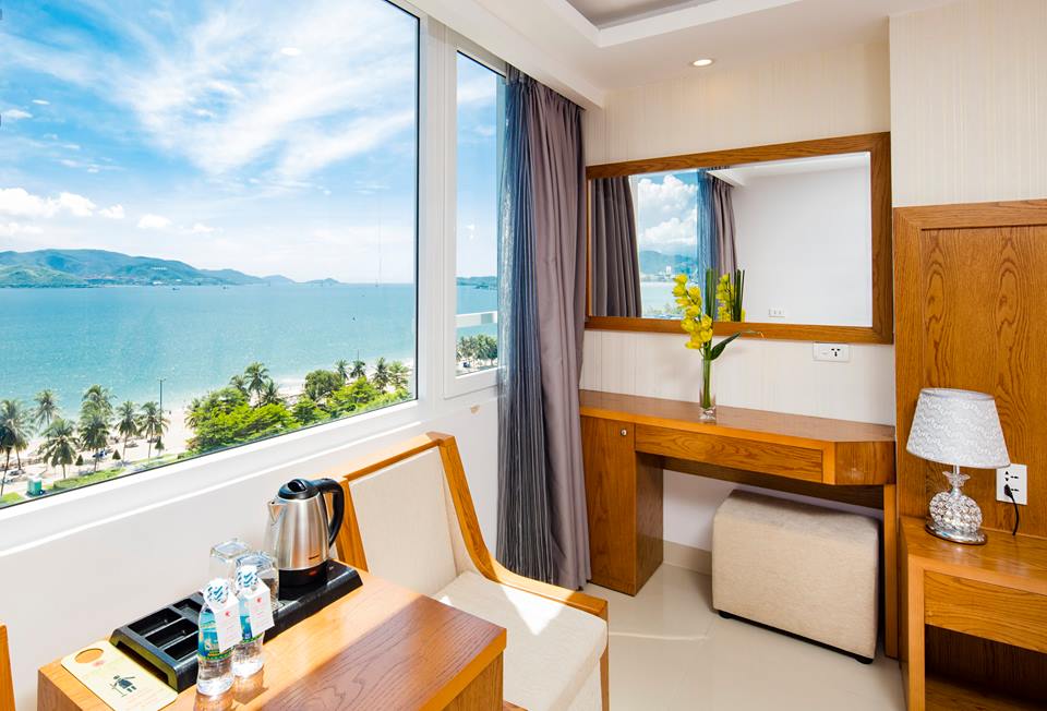 Hồ bơi vô cực hướng biển của Sun City Nha Trang