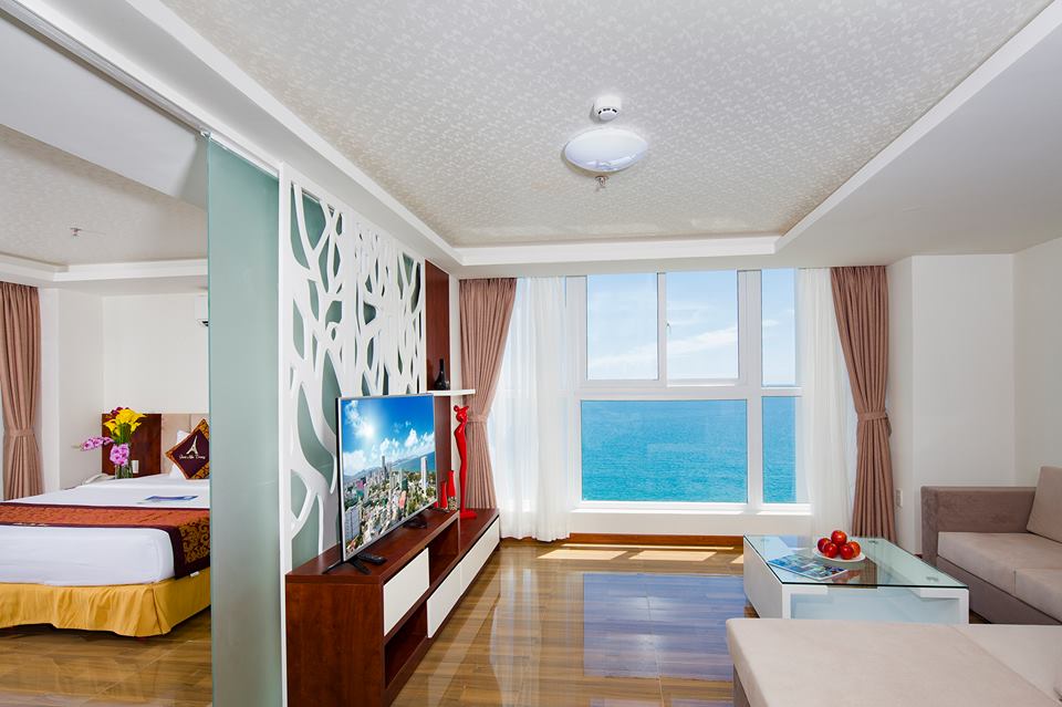Khách sạn Nha Trang giá rẻ Paris Hotel phong cách Pháp