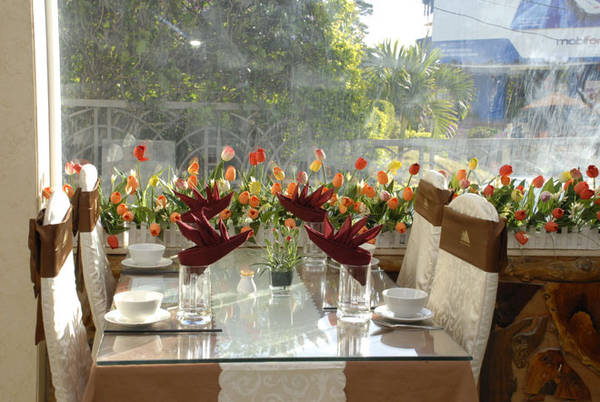 Không gian nhà hàng sang trọng