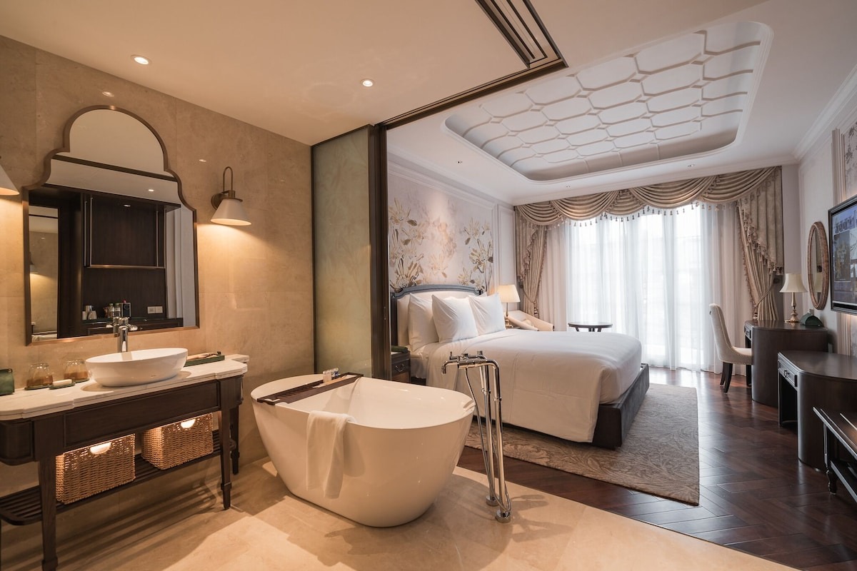 Phòng nghỉ khách sạn resort Đà Lạt Golden Sun gam màu ấm áp