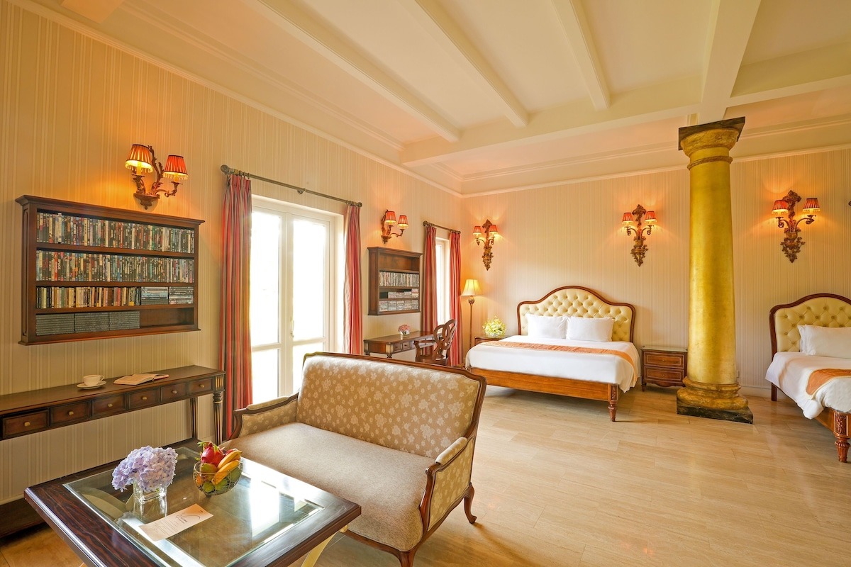 Khách sạn resort Đà Lạt Edensee nằm bên hồ Tuyền Lâm
