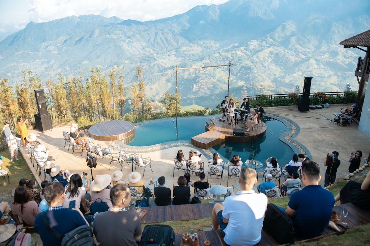 Bữa tiệc ngoài trời tại resort Sapa
