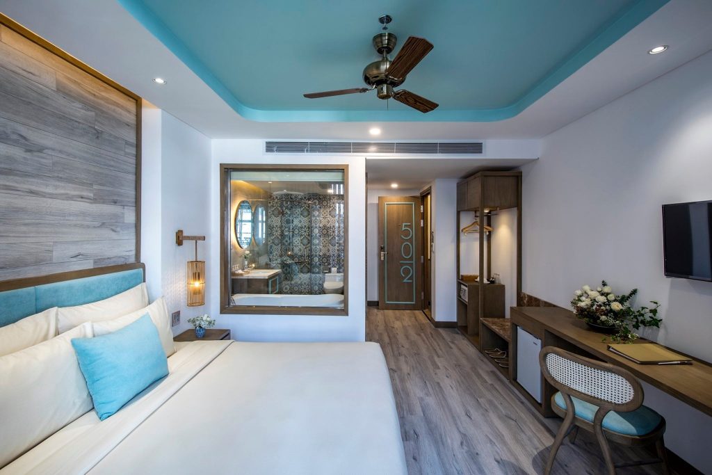 Icon Saigon Lifestyle Design - khách sạn Sài Gòn diễu binh