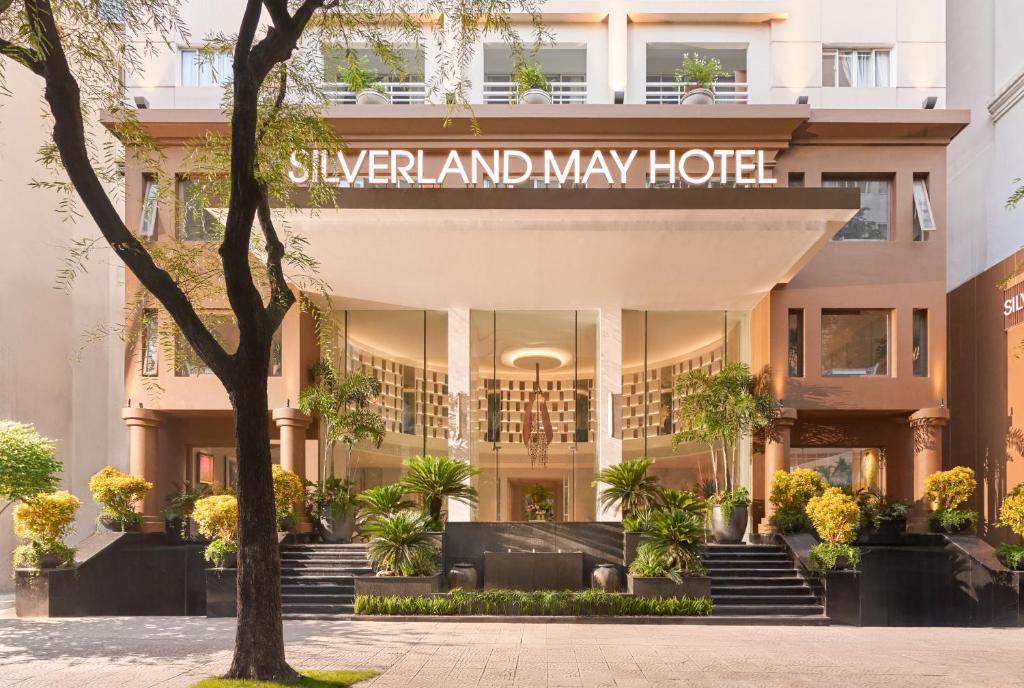 Silverland Mây Hotel - khách sạn Sài Gòn diễu binh