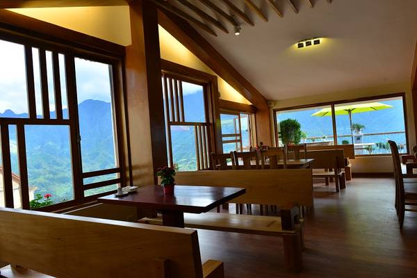 Khách sạn Sunny Mountain Sapa view thung lũng Violet
