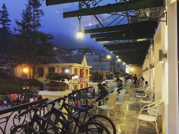 Ban công khách sạn U Sapa