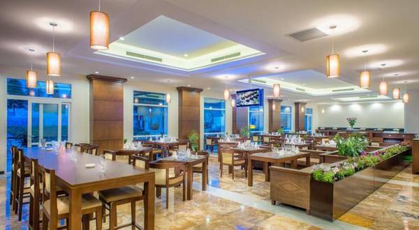 Nhà hàng Bellevue khách sạn U Sapa Nhà hàng Bellevue khách sạn U Sapa