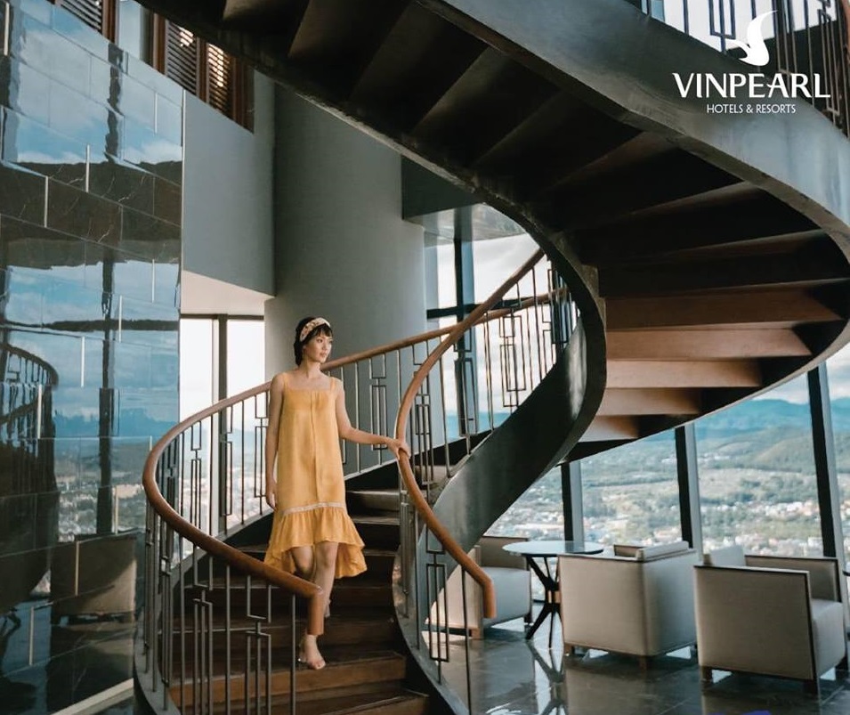 Tầm nhìn hướng sông Hương từ khách sạn Vinpearl Huế Tầm nhìn hướng sông Hương từ khách sạn Vinpearl Huế