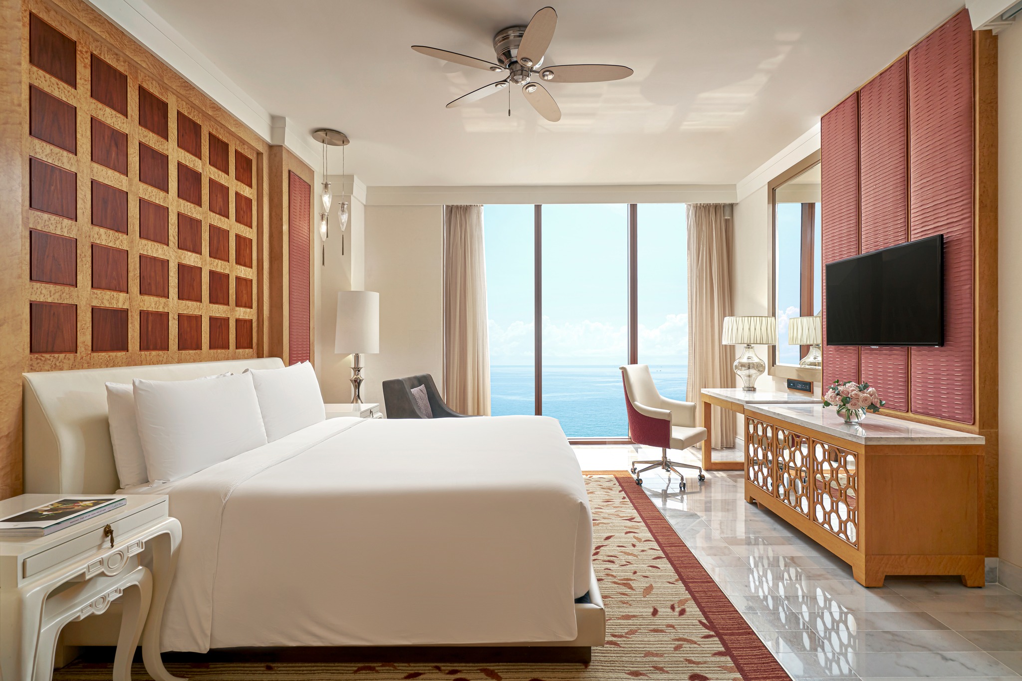 Phòng nghỉ được trang bị tiện nghi, sang trọng