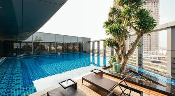 Hồ bơi vô cực khách sạn Malibu Vũng Tàu