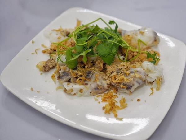 Món ngon Hà Nội - Bánh cuốn nhân thịt thơm ngon
