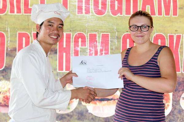 Du lịch Sài Gòn - Sau buổi học khách còn được cấp một chứng nhận danh dự của trang trại