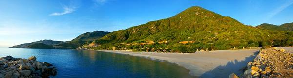 Toàn cảnh Wild Beach Resort hòa quyện thiên nhiên hoang sơ Hòn Hèo