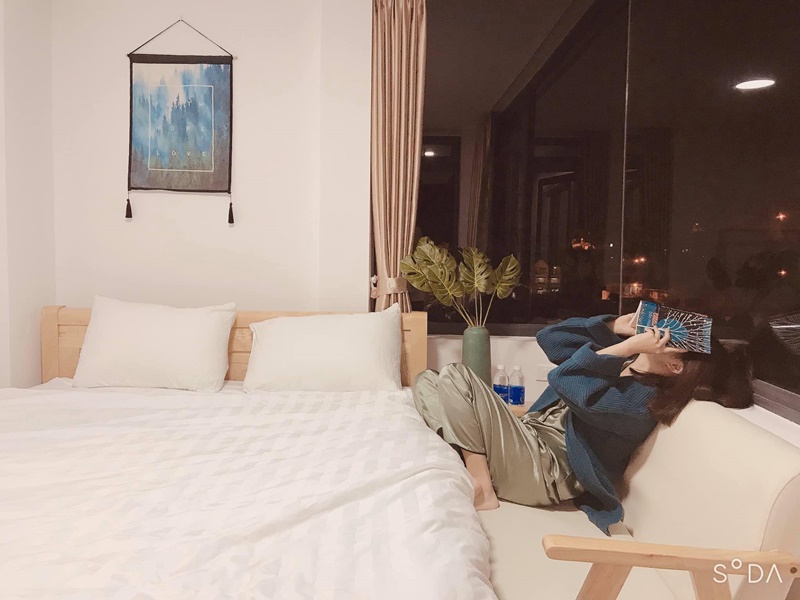 Sân BBQ homestay Đà Lạt view đẹp vào ban đêm
