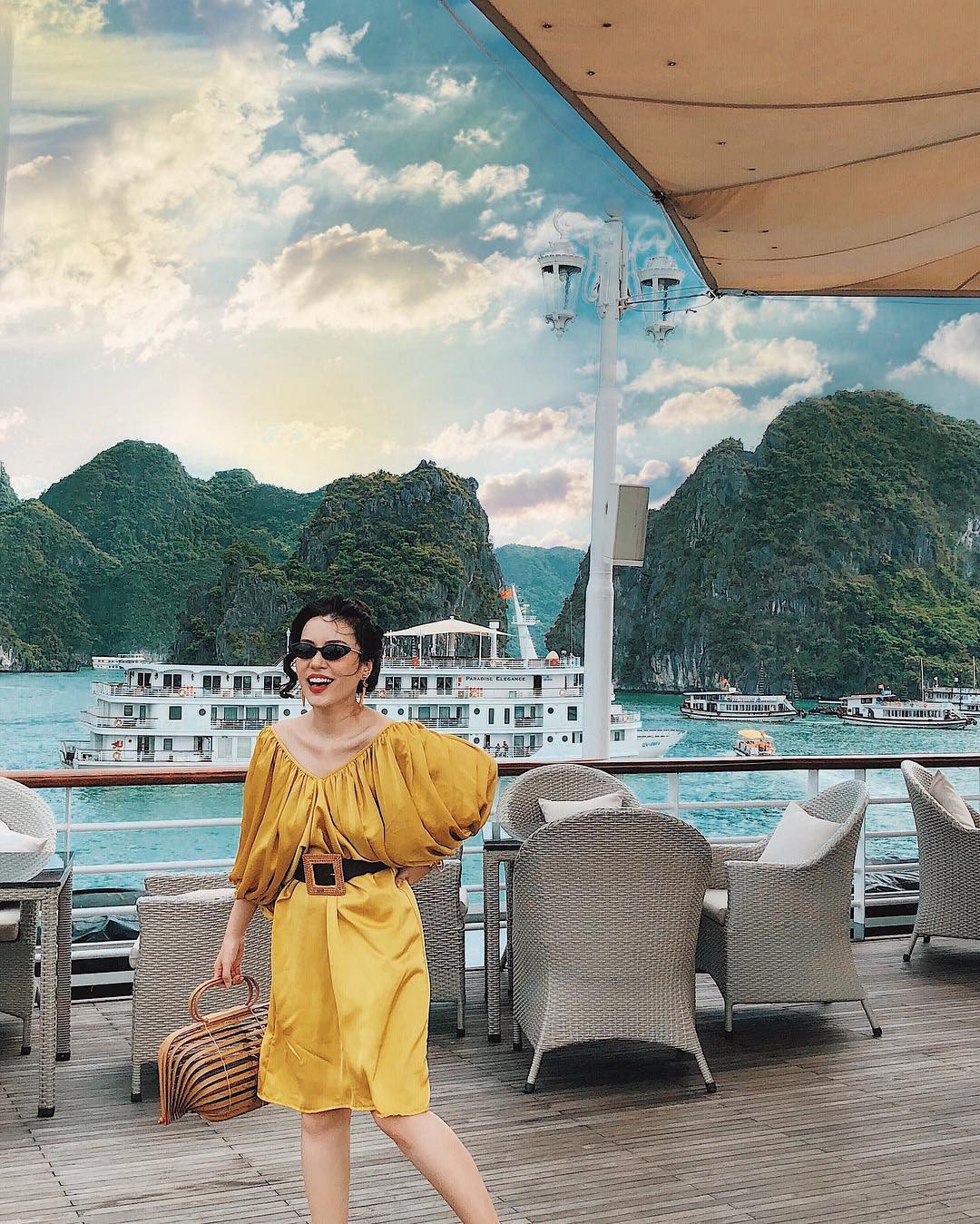 Cảnh quan đảo đá Vịnh Hạ Long trong tour du lịch Quảng Ninh Cảnh quan đảo đá Vịnh Hạ Long trong tour du lịch Quảng Ninh