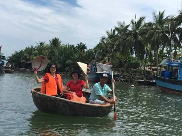 Dừa chín mùa tháng 8 tại rừng dừa Bảy Mẫu