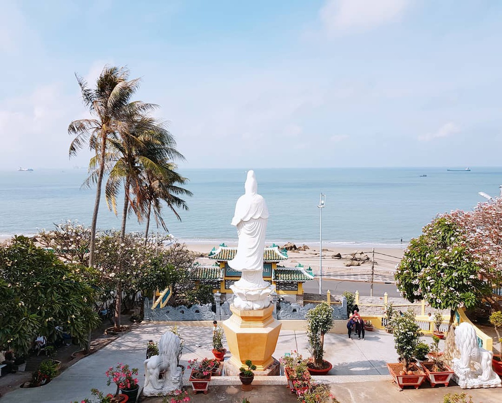 Chùa Quan Âm Nam Hải - Ngôi chùa hướng biển đẹp nhất Nha Trang