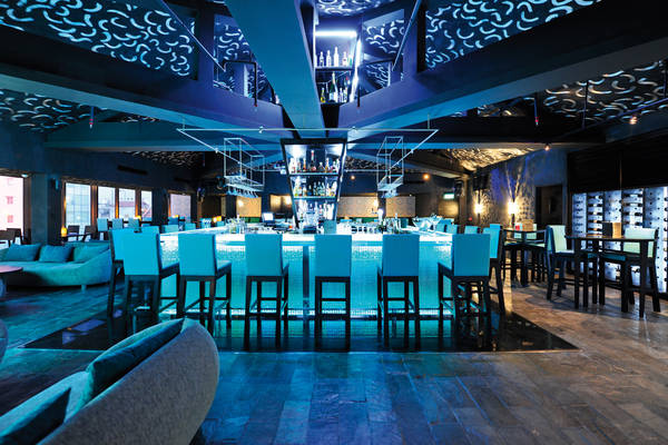 Vẻ đẹp Khách sạn Movenpick Sài Gòn – Nơi lưu trú của DJ số 1 thế giới Hardwell