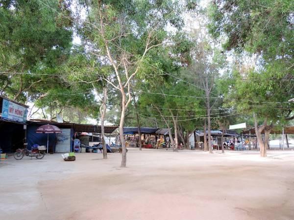 Thưởng thức hải sản biển khi du lịch Bãi Dài Nha Trang