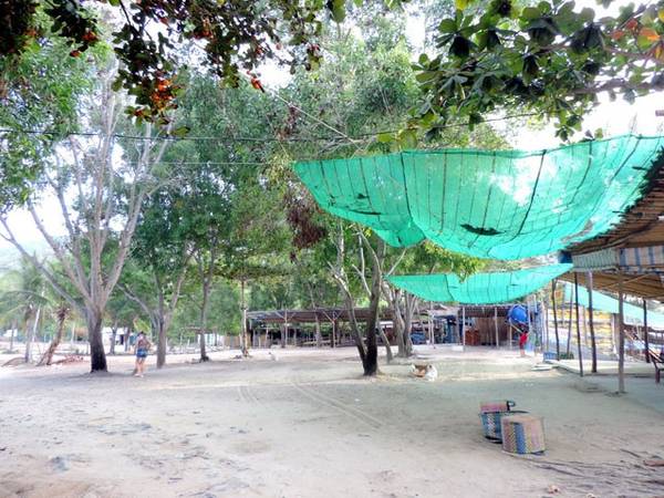 Ẩm thực hải sản phong phú khi du lịch Bãi Dài Nha Trang