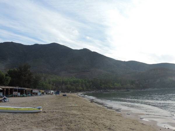 Bãi cát trắng mịn màng tại Bãi Dài Nha Trang
