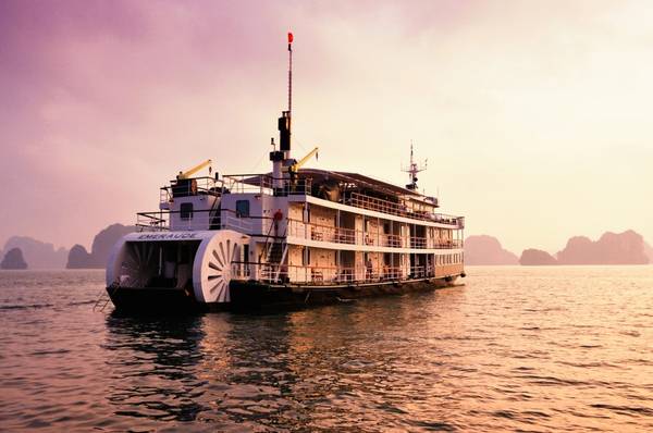 Du thuyền Emeraude Classic.Ảnh: iVIVU.com