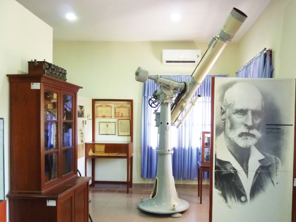 Kính thiên văn trong bảo tàng. Ảnh: T.L