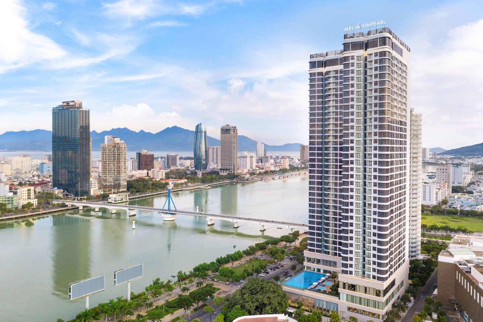 khc3a1ch-se1baa1n-c490c3a0-ne1bab5ng-ivivu khách- sạn- Đà- Nẵng-ivivu