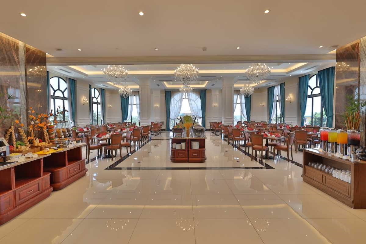 View biển từ khách sạn Vipol Mũi Né