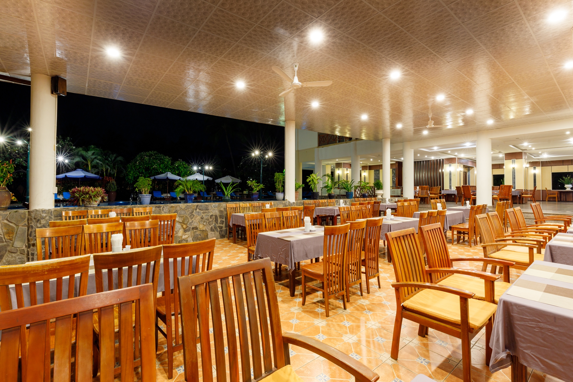khách-sạn-resort-Phan-Thiết-ivivu-17