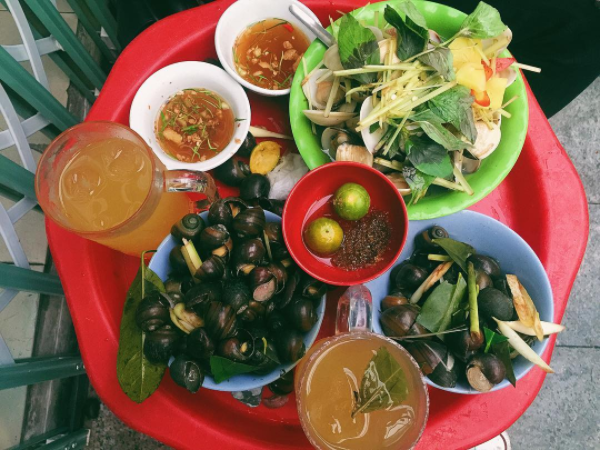 Ốc luộc đặc sản Hà Nội mùa đông