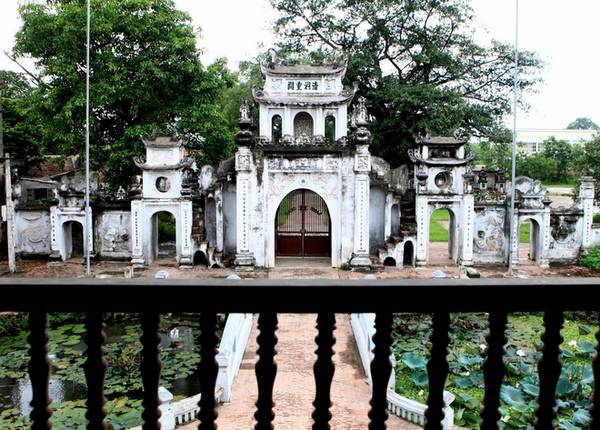 Nghi môn của chùa Bối Khê hay còn gọi là Ngũ Không môn
