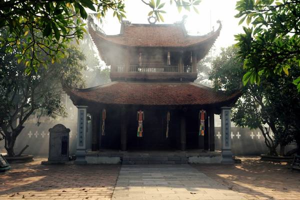 Khuôn viên tĩnh mịch rợp bóng cây xanh cổ thụ tại chùa Bối Khê