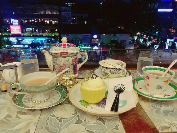 Menu trà và bánh ngọt đa dạng tại Partea