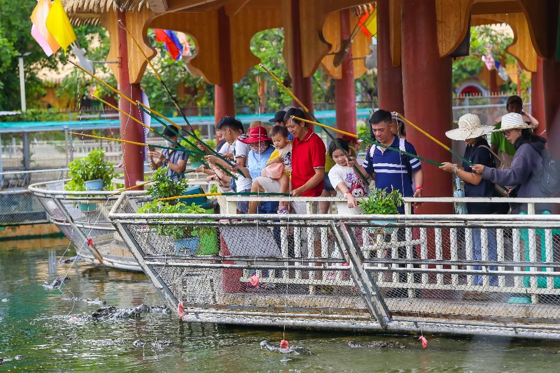 Trải nghiệm câu cá sấu tại Suối Tiên