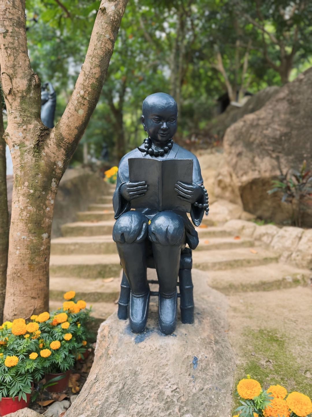 Tượng phật điêu khắc khu du lịch Tàu Ngầm Nha Trang