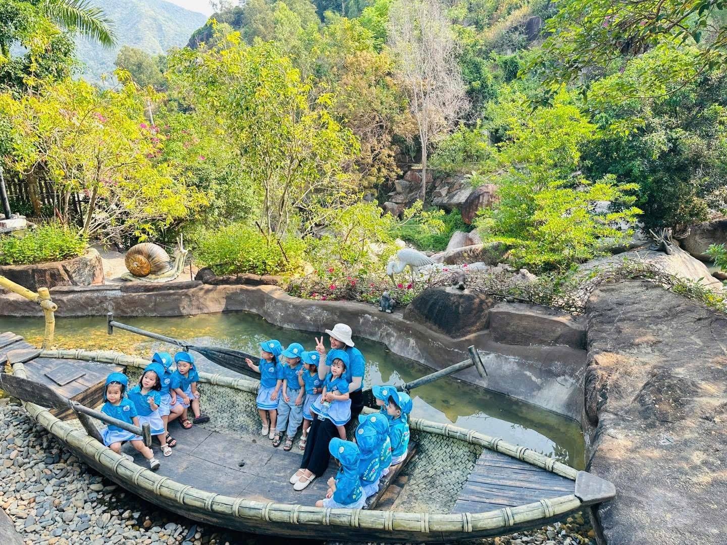 Check-in khu du lịch Tàu Ngầm Nha Trang