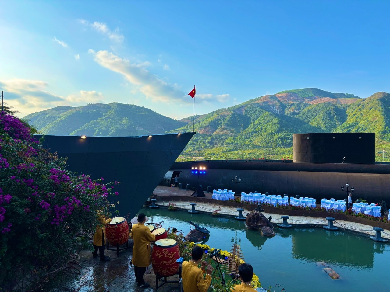 Khu du lịch Tàu Ngầm Nha Trang Impression