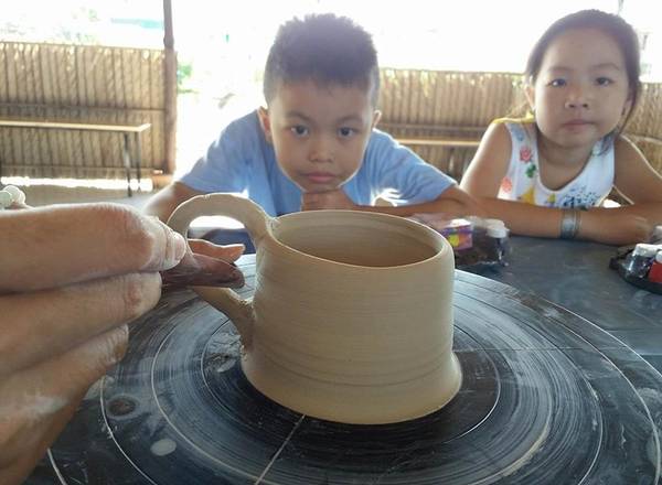 Lớp học làm gốm. Ảnh: Thebcr