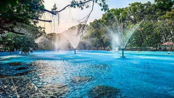 Hồ bơi công viên tại Khu du lịch Thủy Châu