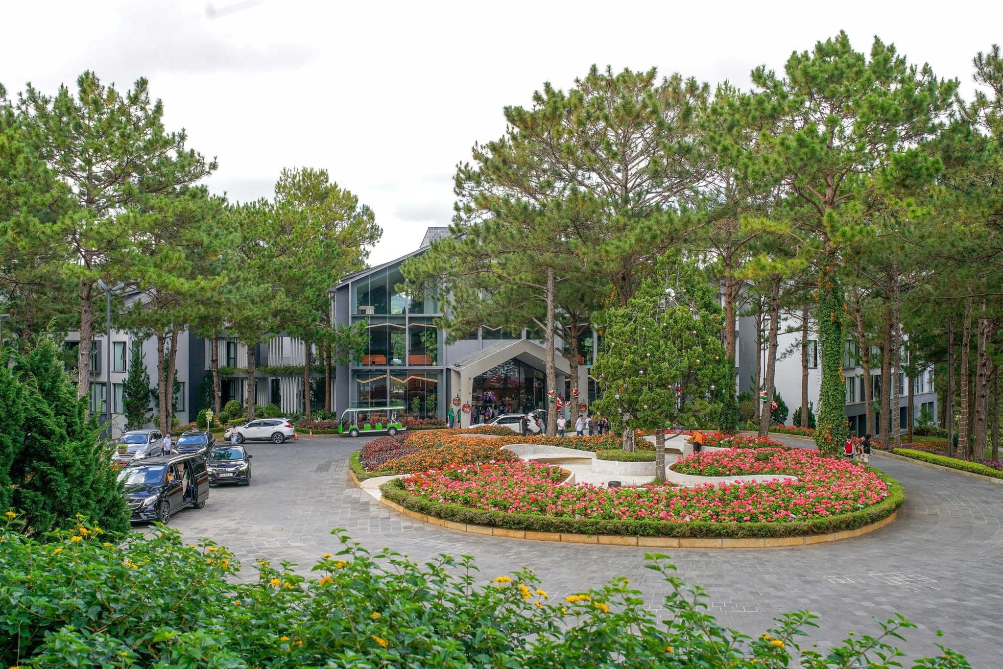 Terracotta Đà Lạt không gian biệt thự view hồ