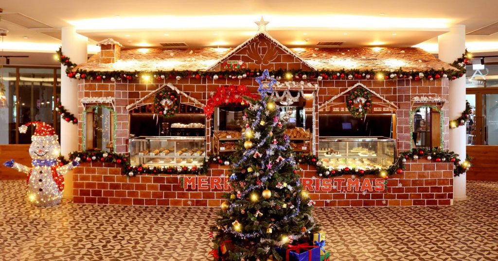 Không gian trang trí Noel lung linh tại khu nghỉ dưỡng Alma Cam Ranh