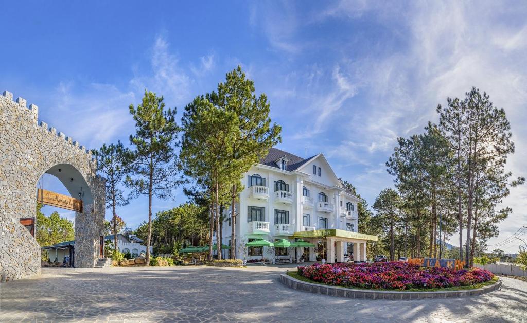 Rừng Lá Kim Resort là khu nghỉ dưỡng Đà Lạt cho Tết Dương 2025