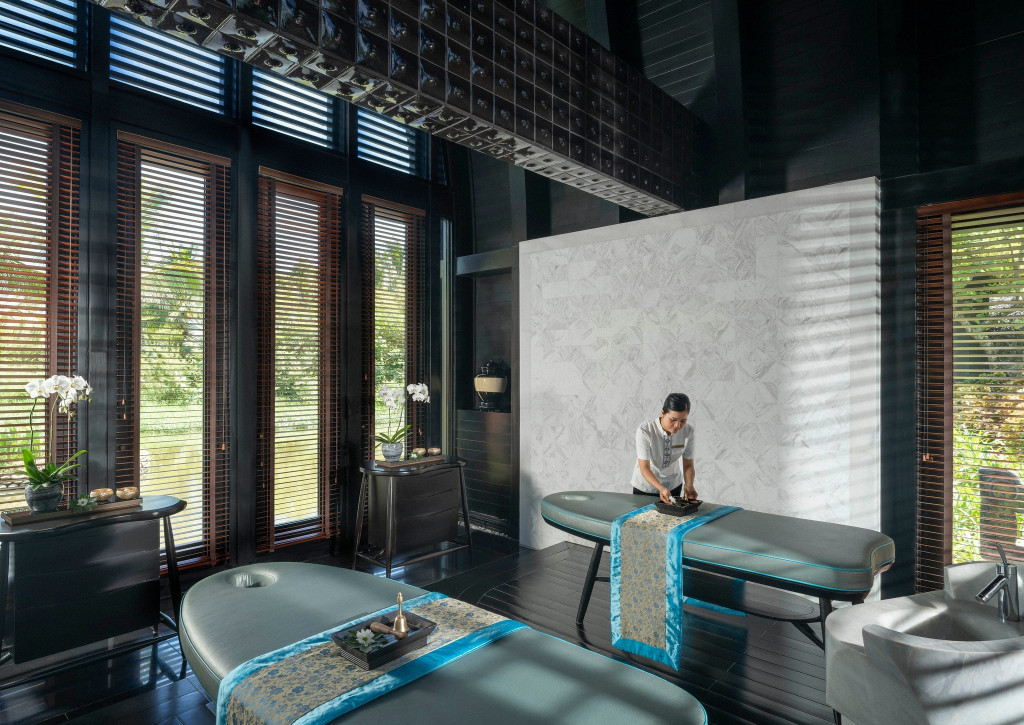 Hồ bơi vô cực tại khu nghỉ dưỡng Đà Nẵng 5 sao