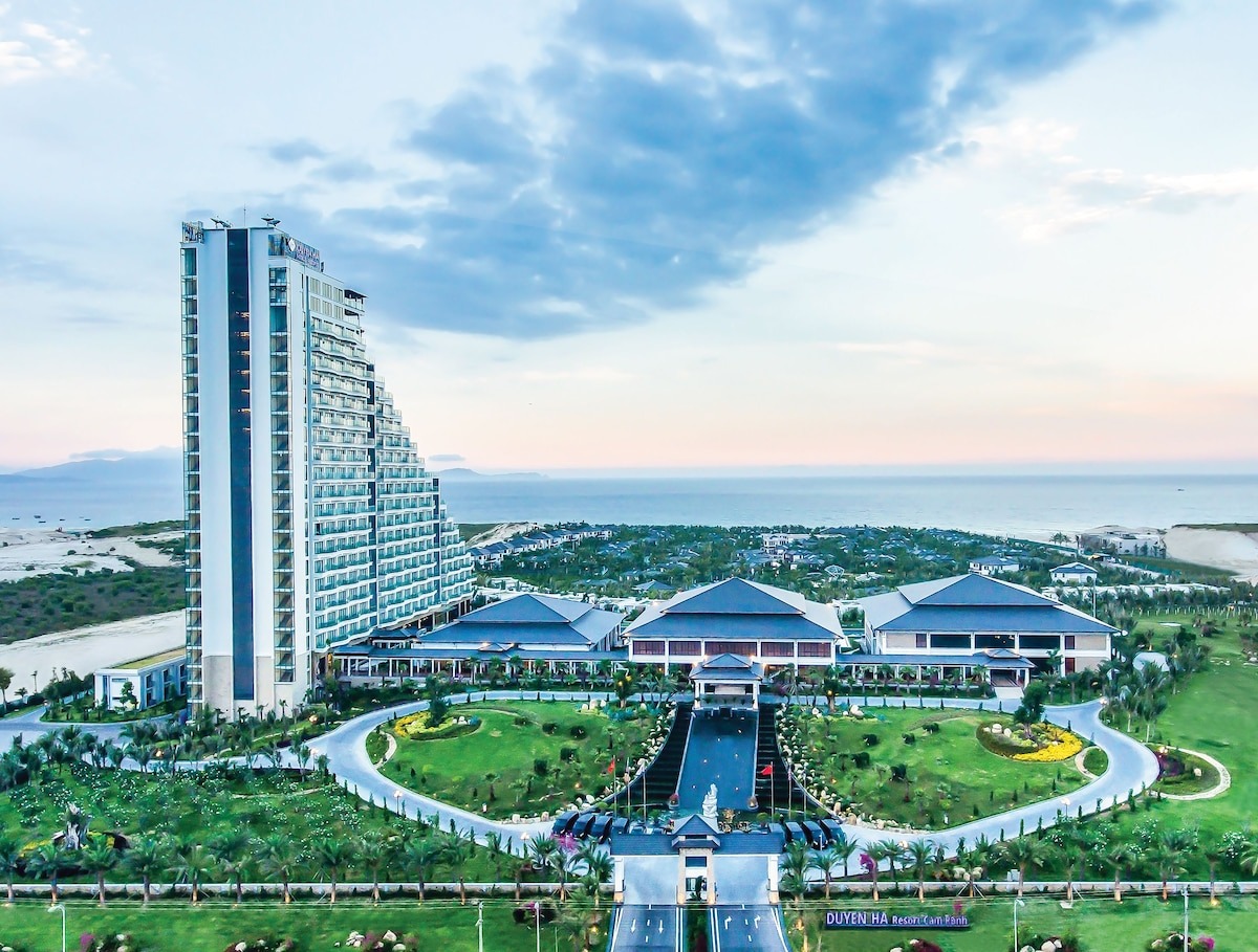 Toàn cảnh khu nghỉ dưỡng Duyên Hà Cam Ranh bên Bãi Dài