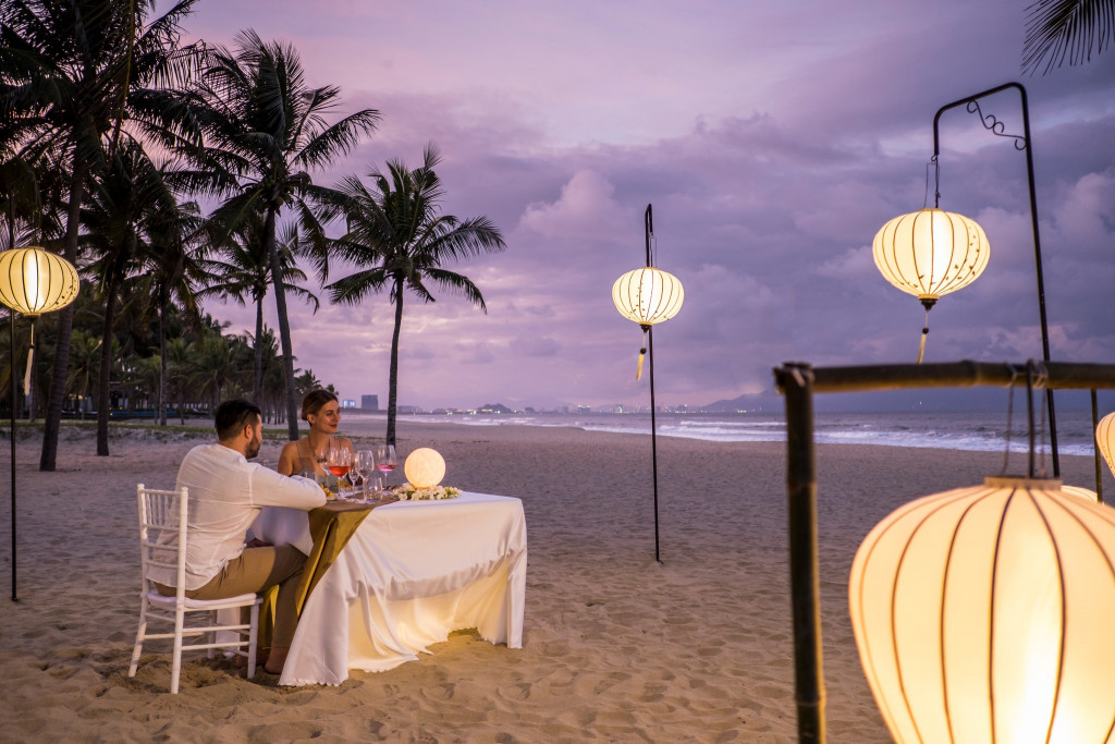 Tiệc lãng mạn dành riêng cho cặp đôi tại Four Seasons The Nam Hải