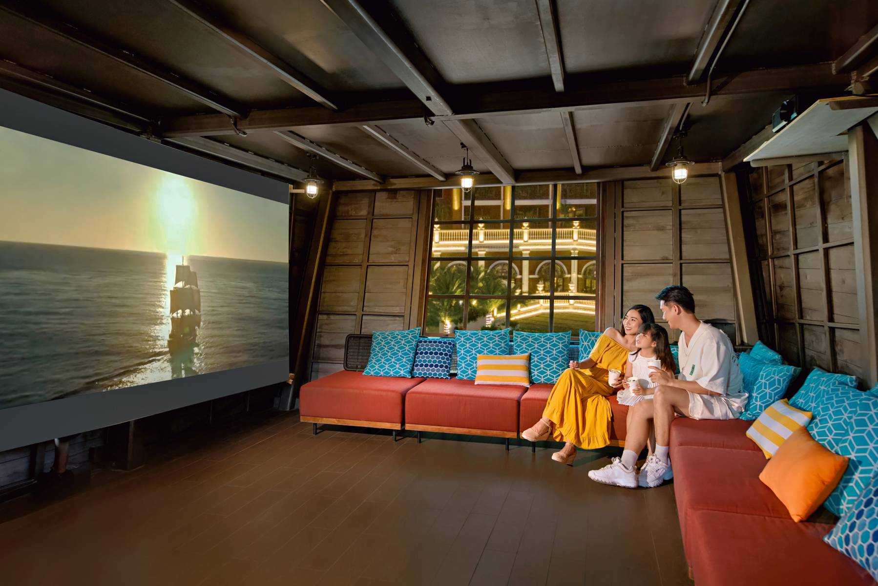 Phòng chiếu phim tại Movenpick Phan Thiết