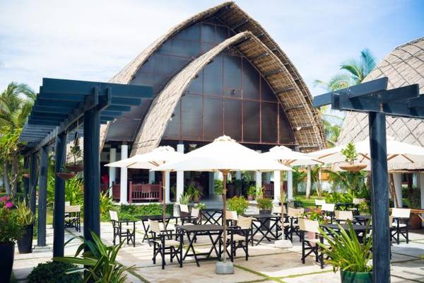 Phía bên ngoài được thiết kế hài hòa