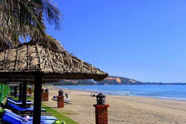 Bãi biển xinh đẹp tại Khu nghỉ dưỡng Pandanus, Mũi Né
