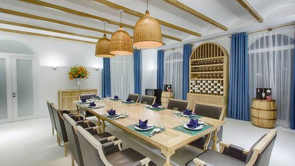 Bể bơi resort Santorini Đà Nẵng tầng thượng